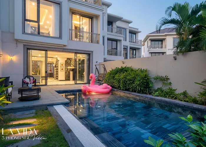 La Via Villa Ha Long